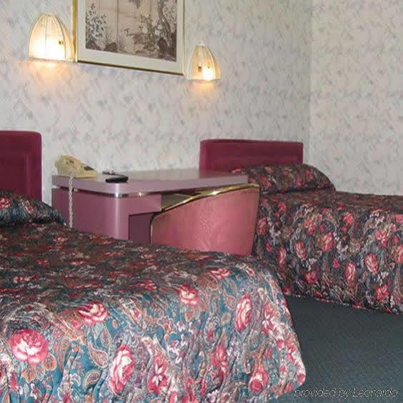 Red Carpet Inn Berlin Esterno foto